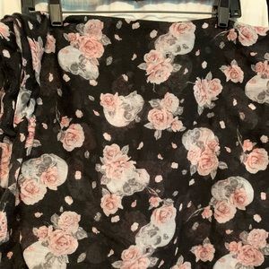 Torrid skull & roses scarf 70” l x 40” w